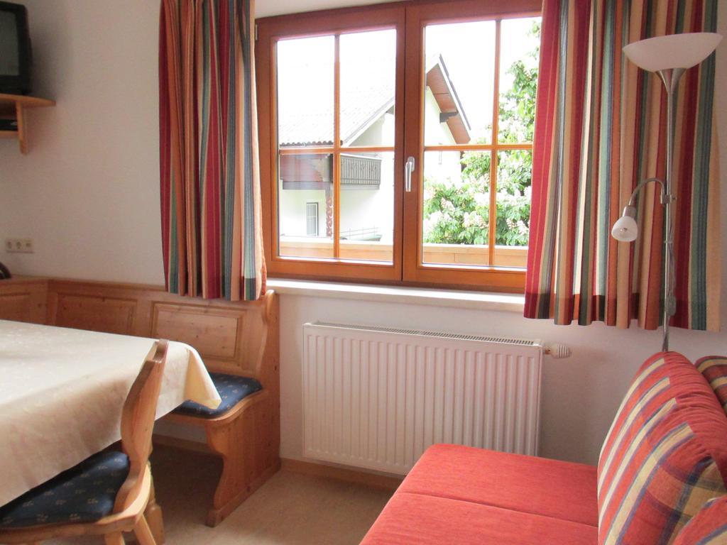 Appartement Zum Roessl Ramsau am Dachstein Szoba fotó